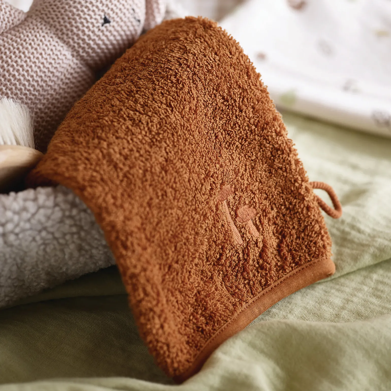 Chestnut Cotton Woodland Animal Bath Mitt